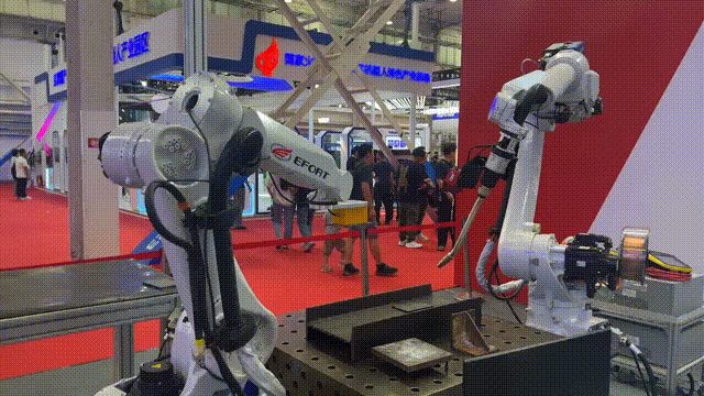 1694154349788890dCbz.gif 焊接機(jī)器人.gif